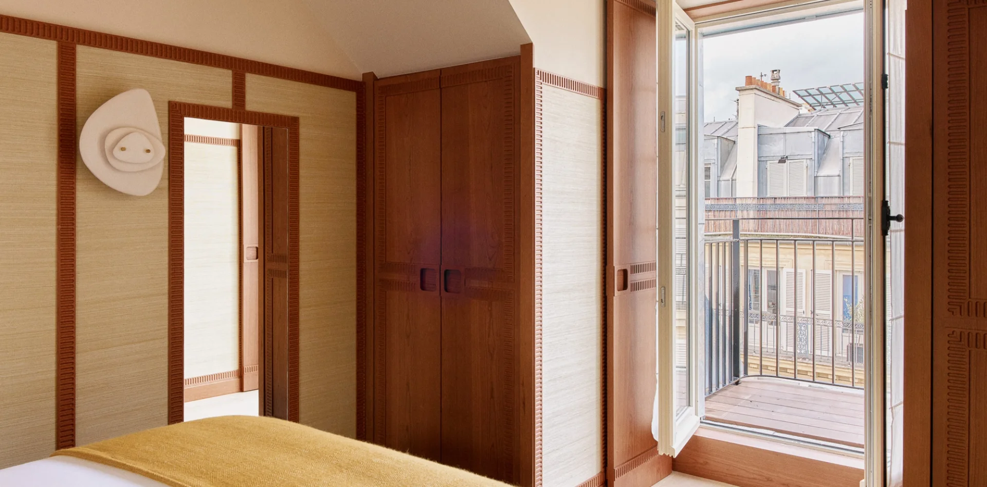 imgi_18_9f797157659354f09bc3a5df337838c33986532f-2048x1010